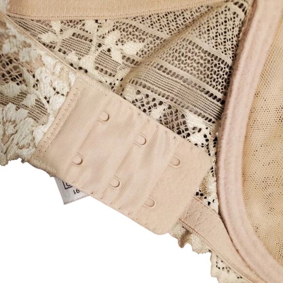 Wacoal Lace Bra 34D - Picture 6 of 7